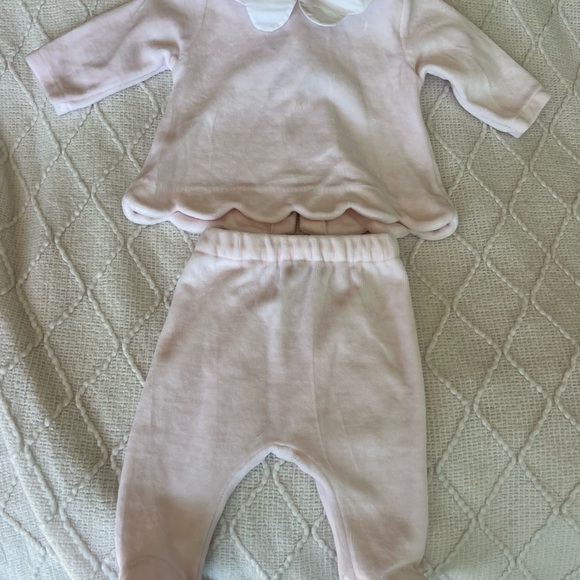Jacadi Velvet Pink Footies Outfit with Scalloped Hem - Picture 6 of 9